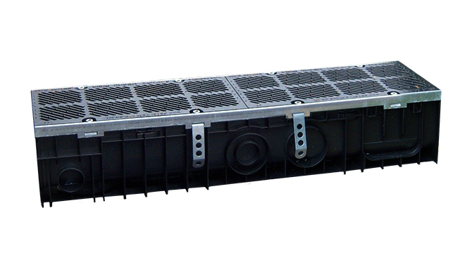 EJ D400 1000mm Line Drain 156mm External Depth, Polypropylene Channel c/w D400 Safeslot Grates - Image 1